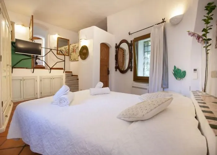 Villa Charming In Olbia With Shared Pool And Garden