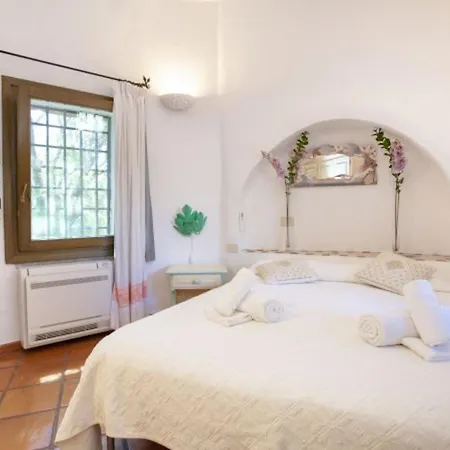 Villa Charming In Olbia With Shared Pool And Garden