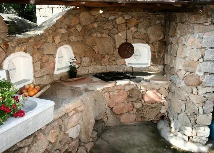 Charming In Olbia With Shared Pool And Garden Villa *